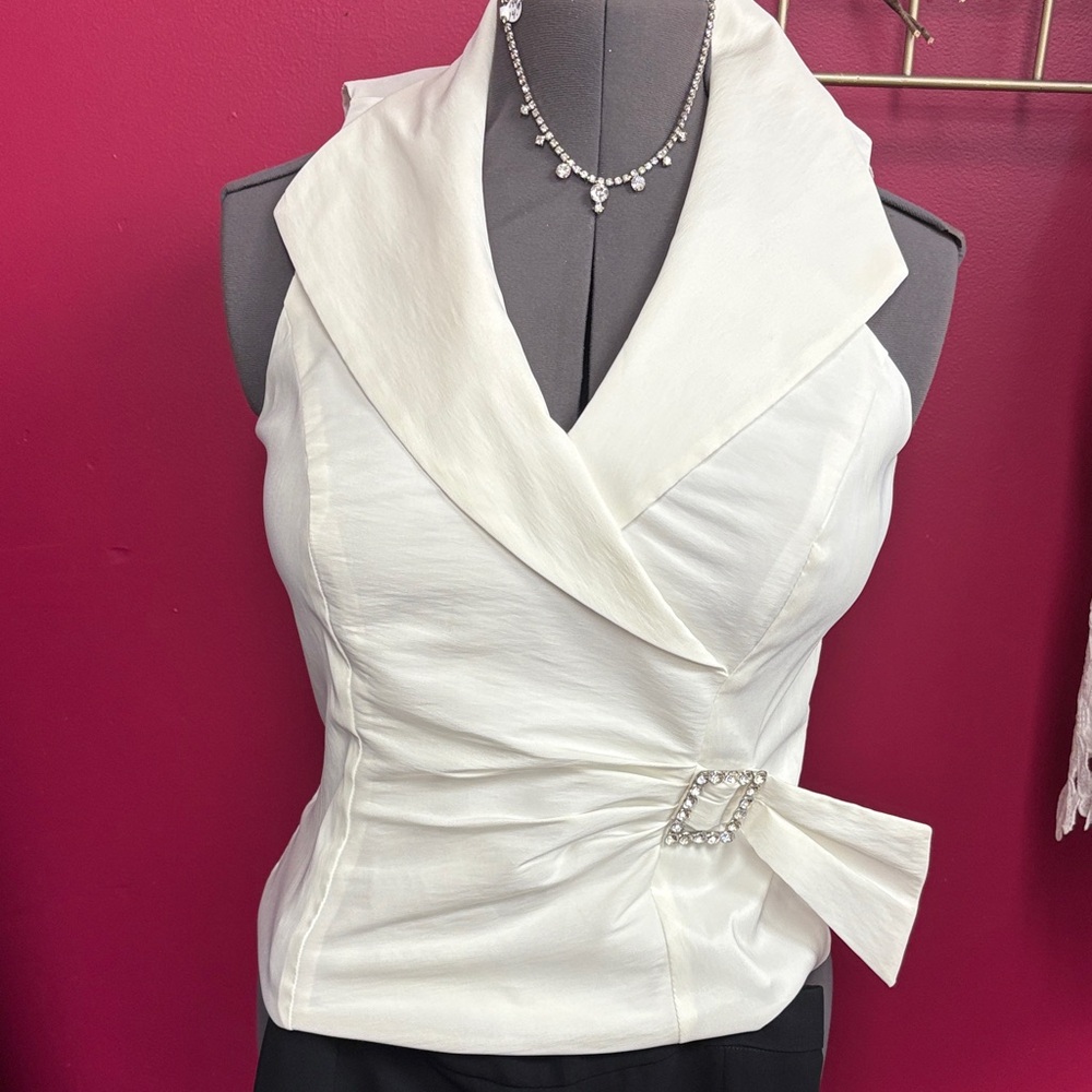 Onyx White Sleeveless Blouse with Buckle Detail